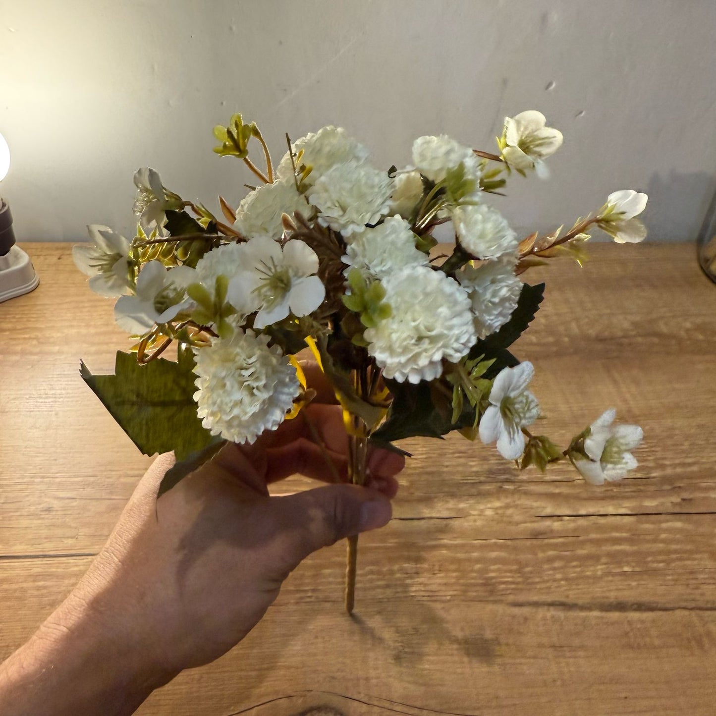 Mini buquê amor-perfeito cor braco