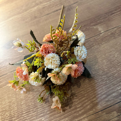 Mini buquê amor-perfeito cor laranja e creme