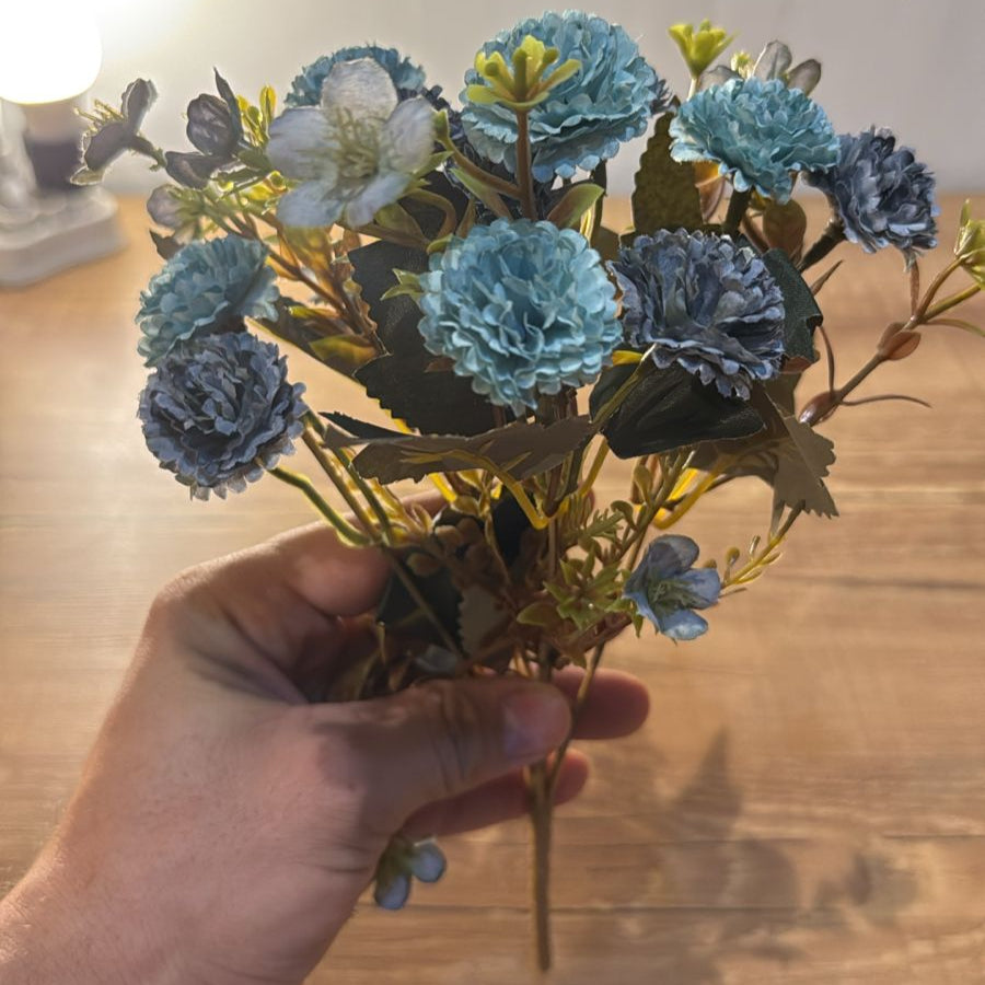 Mini buquê amor-perfeito azul claro e azul turquesa